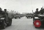 Standbild Parade zu feiern israelischen Unabhängigkeit Tel Aviv Israel, 1957, aus Sekunde 34 historischem Filmmaterial Videoclip 65675061341
