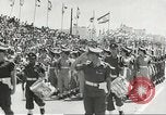 Standbild Parade zu feiern israelischen Unabhängigkeit Tel Aviv Israel, 1957, aus Sekunde 46 historischem Filmmaterial Videoclip 65675061341