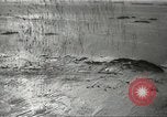 Standbild Pinguine McMurdo Sound der Antarktis, 1955, aus Sekunde 15 historischem Filmmaterial Videoclip 65675061344