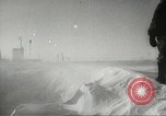 Standbild Pinguine McMurdo Sound der Antarktis, 1955, aus Sekunde 23 historischem Filmmaterial Videoclip 65675061344