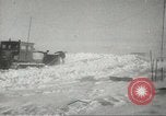 Standbild Pinguine McMurdo Sound der Antarktis, 1955, aus Sekunde 41 historischem Filmmaterial Videoclip 65675061344