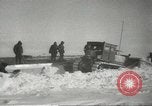 Standbild Pinguine McMurdo Sound der Antarktis, 1955, aus Sekunde 43 historischem Filmmaterial Videoclip 65675061344