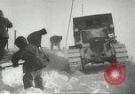 Standbild Pinguine McMurdo Sound der Antarktis, 1955, aus Sekunde 51 historischem Filmmaterial Videoclip 65675061344