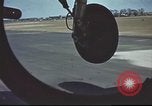 Immagine di B-17 touch and go sbarco Regno Unito, 1943, secondo 55 filmato di repertorio 65675061370