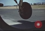 Immagine di B-17 touch and go sbarco Regno Unito, 1943, secondo 56 filmato di repertorio 65675061370