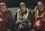 Standbild B-17 Flying Fortress Team Vereinigtes Königreich, 1943, aus Sekunde 16 historischem Filmmaterial Videoclip 65675061373