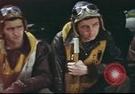 Standbild B-17 Flying Fortress Team Vereinigtes Königreich, 1943, aus Sekunde 38 historischem Filmmaterial Videoclip 65675061373