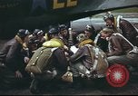 Standbild B-17 Flying Fortress Team Vereinigtes Königreich, 1943, aus Sekunde 52 historischem Filmmaterial Videoclip 65675061373