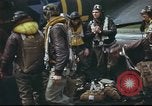 Standbild B-17 Flying Fortress Team Vereinigtes Königreich, 1943, aus Sekunde 56 historischem Filmmaterial Videoclip 65675061373