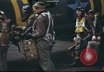 Standbild B-17 Flying Fortress Team Vereinigtes Königreich, 1943, aus Sekunde 61 historischem Filmmaterial Videoclip 65675061373