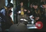 Immagine di B-17equipaggio debriefing dopo la missione Regno Unito, 1943, secondo 23 filmato di repertorio 65675061378