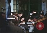 Immagine di B-17equipaggio debriefing dopo la missione Regno Unito, 1943, secondo 39 filmato di repertorio 65675061378