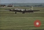 Immagine di B-17 Flying Fortress bomber equipaggio Regno Unito, 1943, secondo 6 filmato di repertorio 65675061387