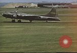 Immagine di B-17 Flying Fortress bomber equipaggio Regno Unito, 1943, secondo 11 filmato di repertorio 65675061387