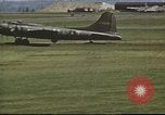 Immagine di B-17 Flying Fortress bomber equipaggio Regno Unito, 1943, secondo 12 filmato di repertorio 65675061387
