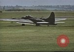 Immagine di B-17 Flying Fortress bomber equipaggio Regno Unito, 1943, secondo 18 filmato di repertorio 65675061387