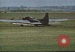 Immagine di B-17 Flying Fortress bomber equipaggio Regno Unito, 1943, secondo 19 filmato di repertorio 65675061387