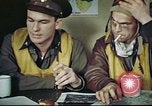Standbild B-17 crew Debriefing Vereinigtes Königreich, 1943, aus Sekunde 5 historischem Filmmaterial Videoclip 65675061390