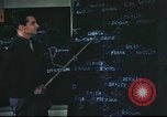 Standbild B-17 Mission Briefing Vereinigtes Königreich, 1943, aus Sekunde 23 historischem Filmmaterial Videoclip 65675061391