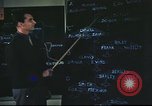Standbild B-17 Mission Briefing Vereinigtes Königreich, 1943, aus Sekunde 24 historischem Filmmaterial Videoclip 65675061391
