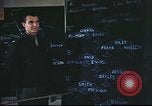 Standbild B-17 Mission Briefing Vereinigtes Königreich, 1943, aus Sekunde 31 historischem Filmmaterial Videoclip 65675061391