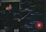 Standbild B-17 Mission Briefing Vereinigtes Königreich, 1943, aus Sekunde 34 historischem Filmmaterial Videoclip 65675061391