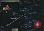 Standbild B-17 Mission Briefing Vereinigtes Königreich, 1943, aus Sekunde 40 historischem Filmmaterial Videoclip 65675061391