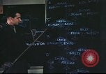 Standbild B-17 Mission Briefing Vereinigtes Königreich, 1943, aus Sekunde 41 historischem Filmmaterial Videoclip 65675061391