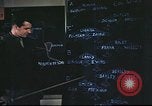 Standbild B-17 Mission Briefing Vereinigtes Königreich, 1943, aus Sekunde 45 historischem Filmmaterial Videoclip 65675061391