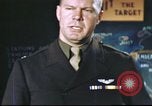Standbild B-17 Mission Briefing Vereinigtes Königreich, 1943, aus Sekunde 50 historischem Filmmaterial Videoclip 65675061391