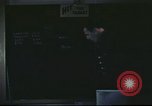Standbild B-17 Mission Briefing Vereinigtes Königreich, 1943, aus Sekunde 21 historischem Filmmaterial Videoclip 65675061392