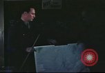 Standbild B-17 Mission Briefing Vereinigtes Königreich, 1943, aus Sekunde 24 historischem Filmmaterial Videoclip 65675061392