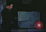 Standbild B-17 Mission Briefing Vereinigtes Königreich, 1943, aus Sekunde 30 historischem Filmmaterial Videoclip 65675061392