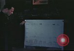 Standbild B-17 Mission Briefing Vereinigtes Königreich, 1943, aus Sekunde 61 historischem Filmmaterial Videoclip 65675061392