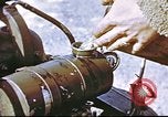 Standbild improvisierten Fahrzeug bei US Air Base in Großbritannien Vereinigtes Königreich, 1943, aus Sekunde 21 historischem Filmmaterial Videoclip 65675061398