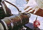 Standbild improvisierten Fahrzeug bei US Air Base in Großbritannien Vereinigtes Königreich, 1943, aus Sekunde 22 historischem Filmmaterial Videoclip 65675061398