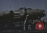 Image B-17 Flying Fortress bomber Royaume-Uni, 1943, de la seconde 38 séquences d'archives historiques vidéo 65675061401