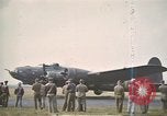 Image blessés sur B-17 Royaume-Uni, 1943, de la seconde 3 séquences d'archives historiques vidéo 65675061406