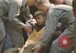 Image blessés sur B-17 Royaume-Uni, 1943, de la seconde 27 séquences d'archives historiques vidéo 65675061406
