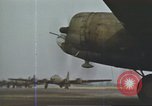 Immagine di B-17s taxi per il decollo Regno Unito, 1943, secondo 17 filmato di repertorio 65675061410