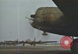 Immagine di B-17s taxi per il decollo Regno Unito, 1943, secondo 18 filmato di repertorio 65675061410