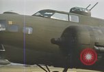Immagine di B-17s taxi per il decollo Regno Unito, 1943, secondo 28 filmato di repertorio 65675061410