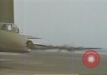 Immagine di B-17s taxi per il decollo Regno Unito, 1943, secondo 32 filmato di repertorio 65675061410