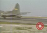 Immagine di B-17s taxi per il decollo Regno Unito, 1943, secondo 38 filmato di repertorio 65675061410