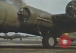 Immagine di B-17s taxi per il decollo Regno Unito, 1943, secondo 41 filmato di repertorio 65675061410
