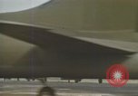 Immagine di B-17s taxi per il decollo Regno Unito, 1943, secondo 53 filmato di repertorio 65675061410