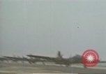 Immagine di B-17s taxi per il decollo Regno Unito, 1943, secondo 54 filmato di repertorio 65675061410