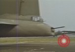 Immagine di B-17s taxi per il decollo Regno Unito, 1943, secondo 61 filmato di repertorio 65675061410
