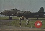 Immagine di B-17 Flying Fortress bombardieri Inghilterra, 1943, secondo 1 filmato di repertorio 65675061411
