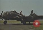 Immagine di B-17 Flying Fortress bombardieri Inghilterra, 1943, secondo 5 filmato di repertorio 65675061411